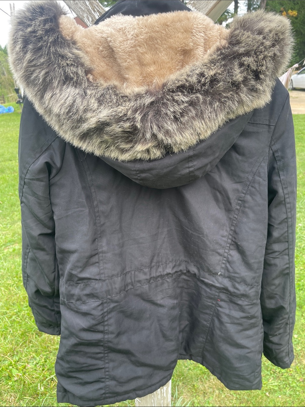 Women's Black Hooded Faux-Fur Trim Puffer Coat - Picture 11 of 11